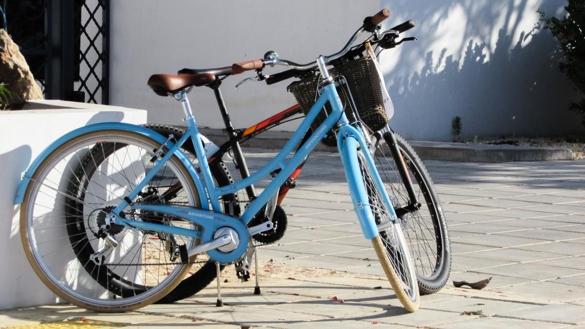 bicycle_street_summer_bike_resort_cyprus-607150.jpg