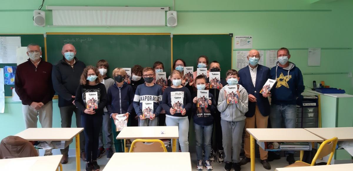 Ecole Luc Ferry - Remise de livre 2021.jpg